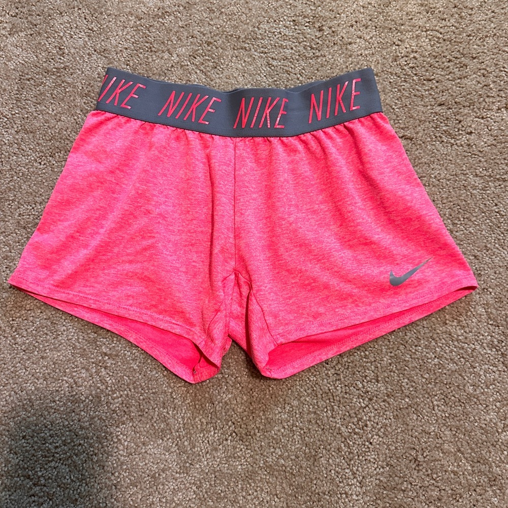 3/$20 ✨ Nike Girls Pink Shorts